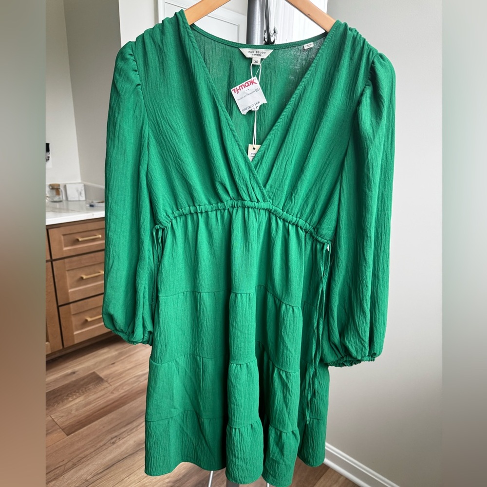 NWT Max Studio Tiered Long Sleeve Dress